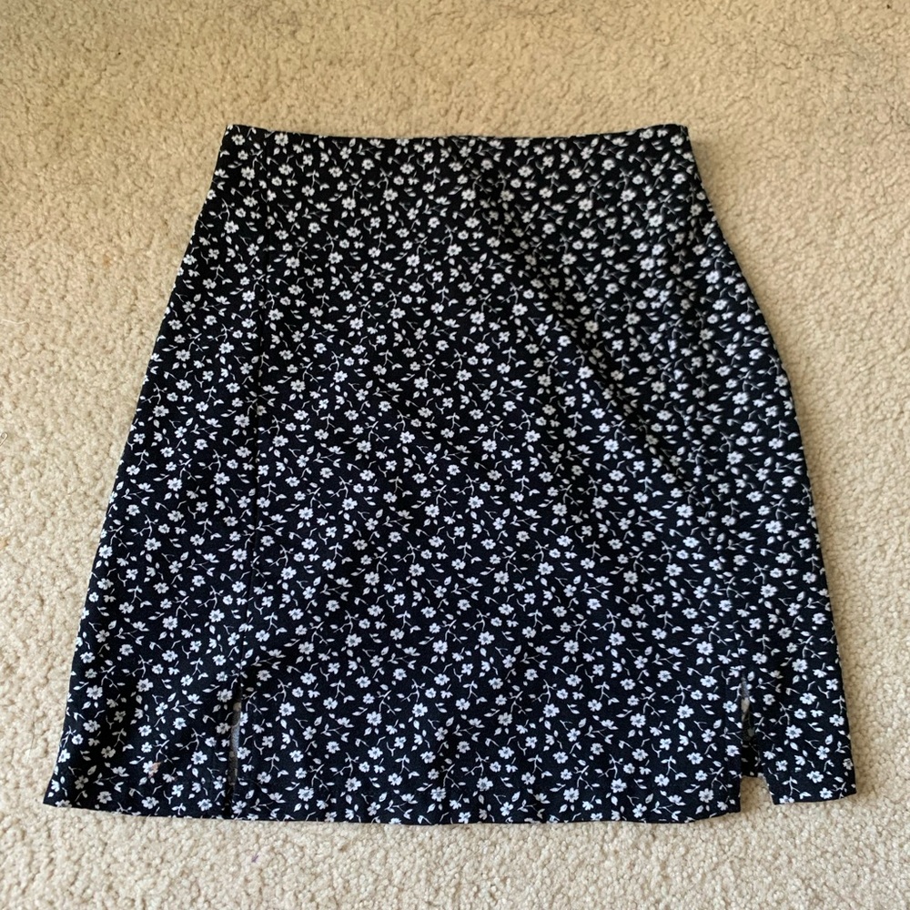Brandy Melville J Galt Skirt